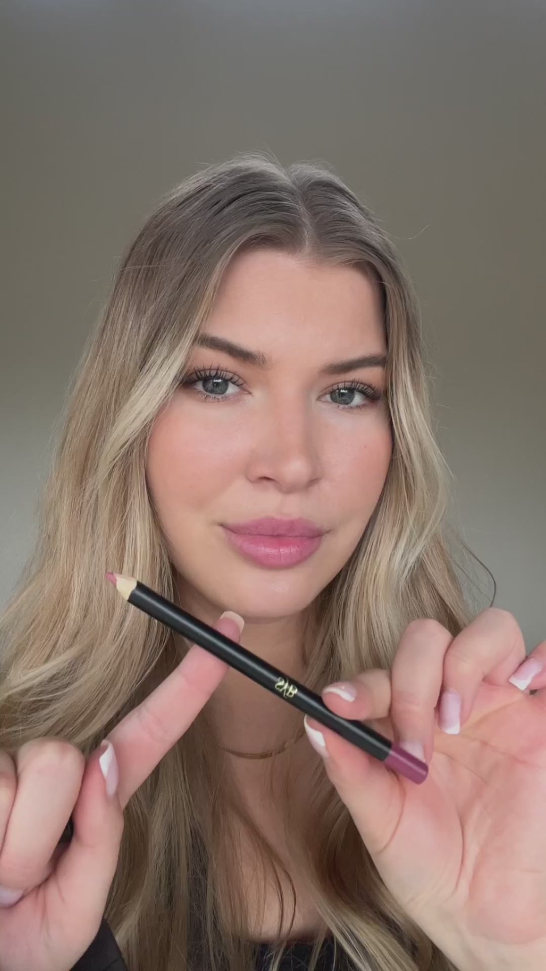 THE CLASSIC LIP LINER